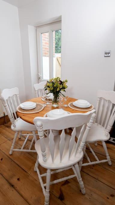 Cosy Cottage In Central Reading Free Parking & Fast Wifi Bagian luar foto