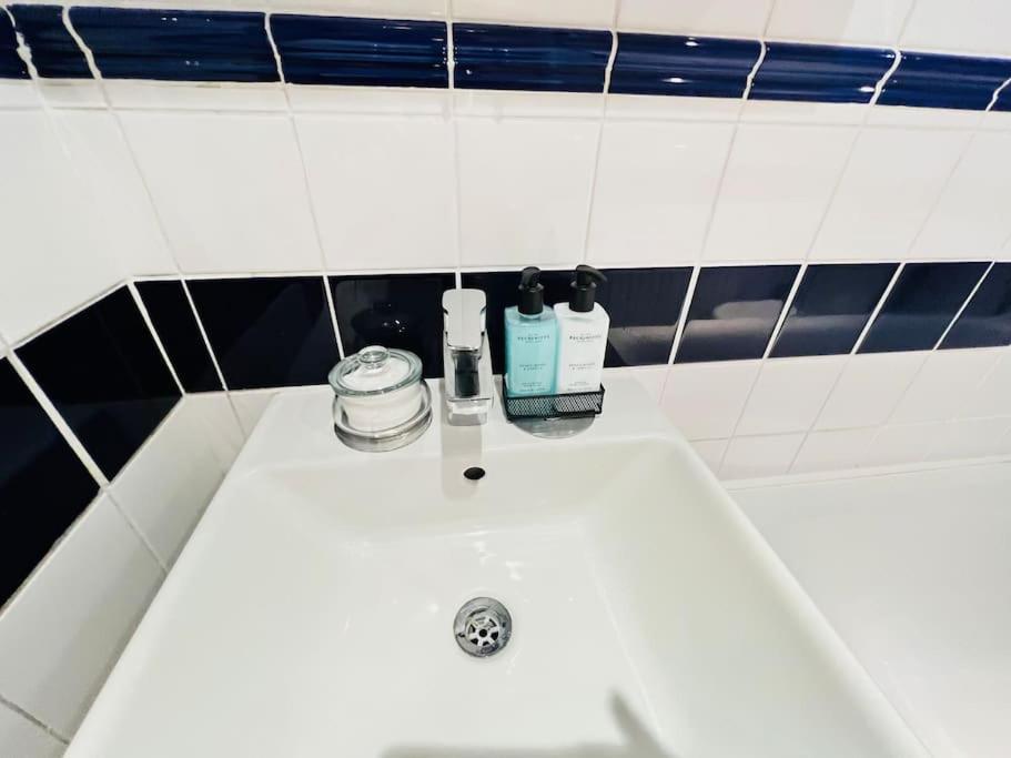 Cosy Cottage In Central Reading Free Parking & Fast Wifi Bagian luar foto