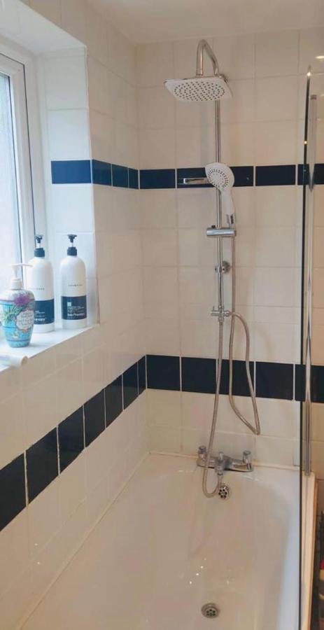 Cosy Cottage In Central Reading Free Parking & Fast Wifi Bagian luar foto